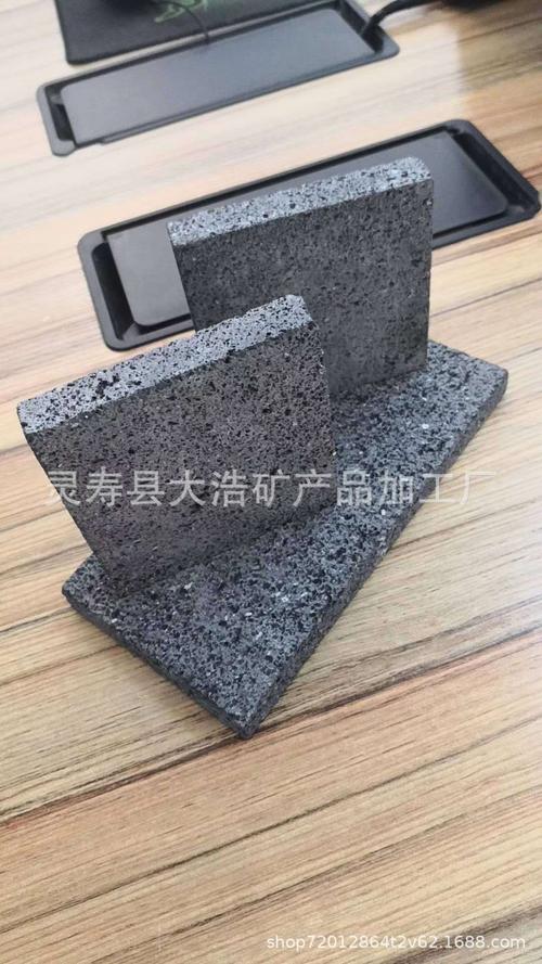 供应火山石板 火山岩板 公园铺地面 墙面用 玄武岩板材 黑洞石
