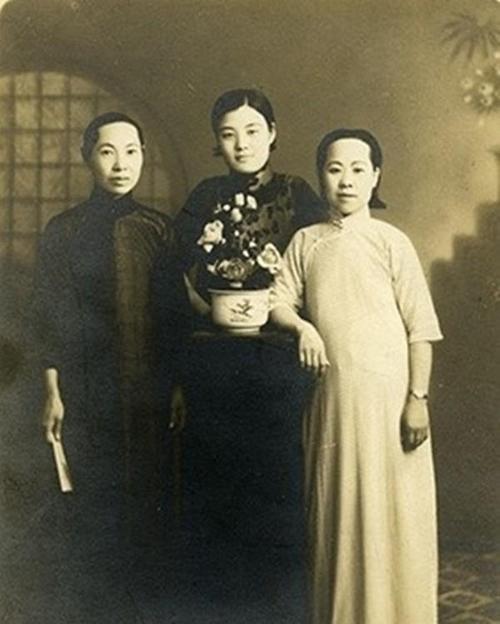 一组老照片:旗袍30年代中国妇女的标准服装,女子穿上