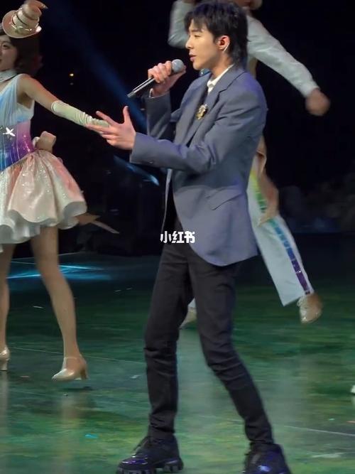 摩登兄弟刘宇宁迪士尼五周年"奇妙的惊喜"直拍_刘宇_迪士尼怎么样