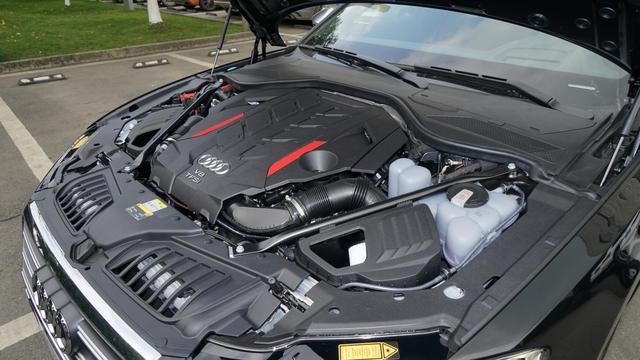 571匹高功v8机头2021款奥迪s8l来了4秒破百