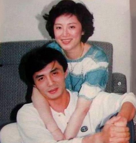 前男排国手汪嘉伟家庭现状 妻子是著名影星 儿子当导演成父母骄傲