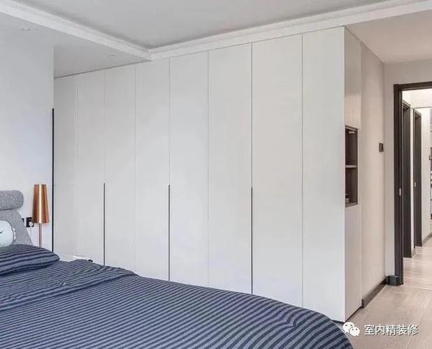 装修设计:想要一门到顶的极简衣柜?让你家全屋定制不
