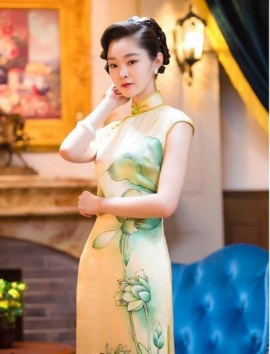 宋轶旗袍诠释民国风雅 素净柔美尽显风情(3)