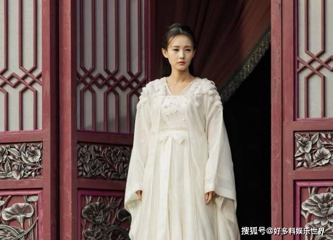 白鹿和李一桐长得好像 白鹿新剧撞脸李一桐引关注