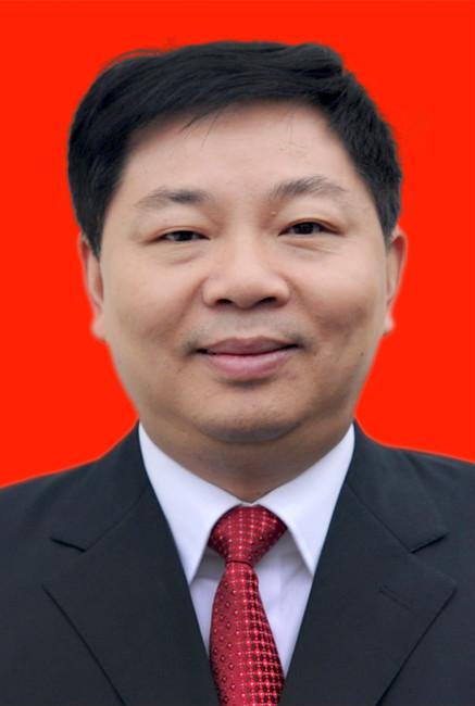 1980年12月参加工作.曾任株洲市委常委,政法委书记.
