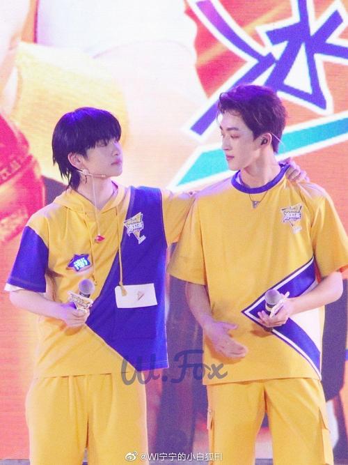 我带着洛南大量糖向大家砸来了(何洛洛&周震南 xx.