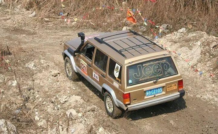 90年代北京吉普213多少钱切诺基2500电差速锁多少钱