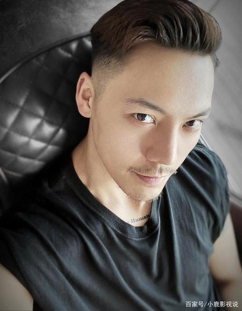 娱乐圈里痞帅的男星,最近疑似名草有主,谁摘了这颗名