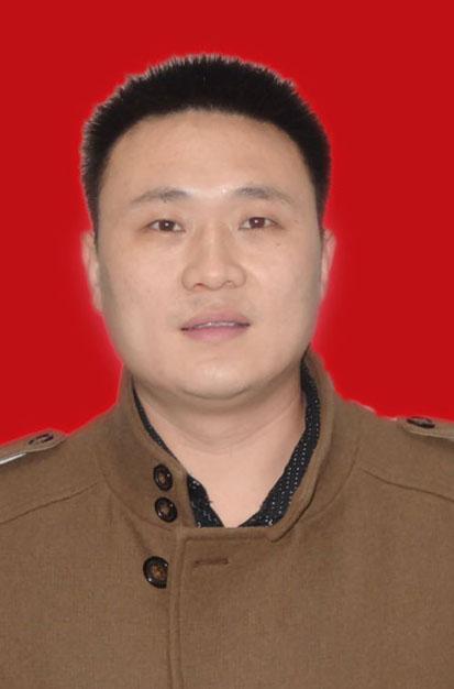 二,简历 王坤,男,回族,籍贯:皖颍上,出生日期:1982.