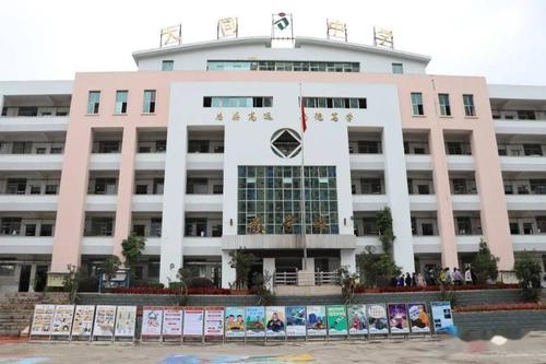 在122全国交通安全日即将到来之际,文山交警支队积极联系文山大同中学