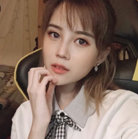 小彤layla,别名小彤,上海人.龙珠直播平台主播,直播类型为绝地求生.