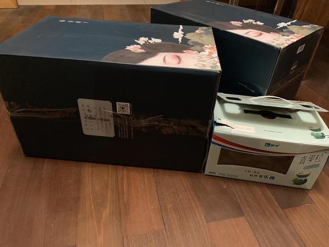 花西子爸爸的礼盒箱,太大了