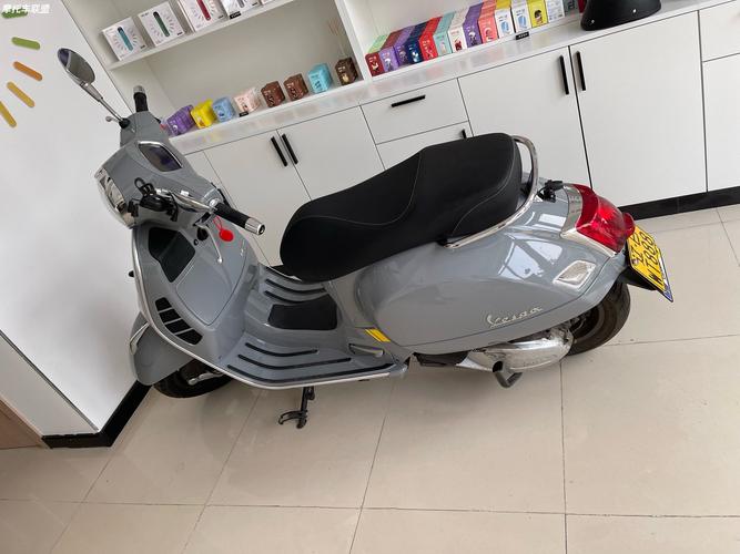 21年vespagts300水泥灰液晶表