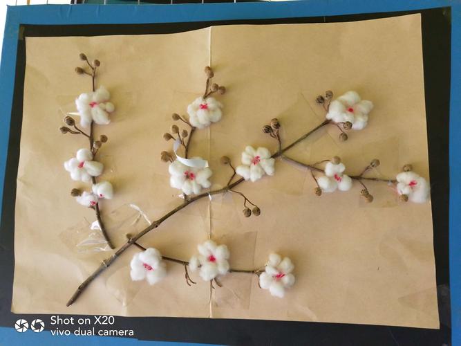 长兴金色童年幼儿园大二班亲子手工创作棉花粘贴画