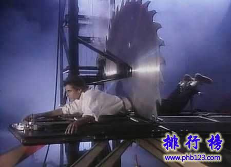 世界十大错觉魔术排行榜人体切割魔术原理曝光两个人