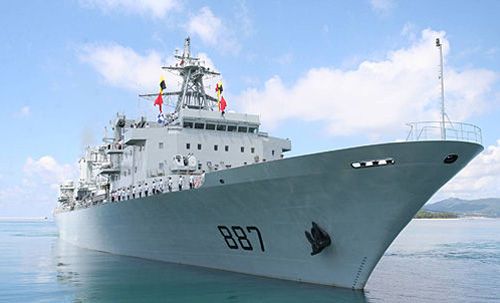 中国887号综合补给舰.