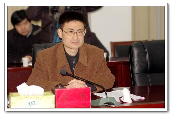 校领导叶华,王磊,邓凡政,陈国龙,谢阳群,陈士夫,蔡雷以及相关职