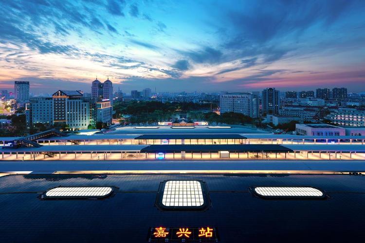 嘉兴火车站火上热搜!阅读量2.6亿!全国人民争相打卡"森林中的火车站"!