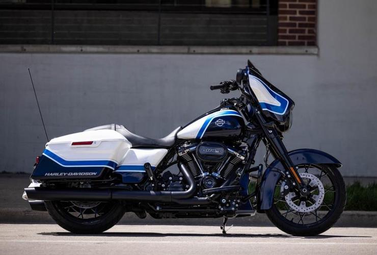 哈雷摩托街滑翔特别定制版,全球限量销售500台