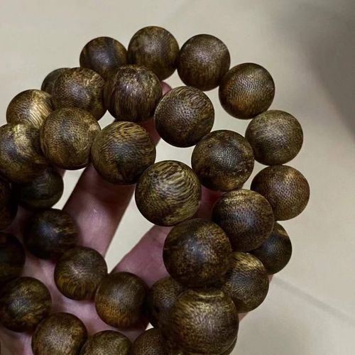 正宗海南莺歌绿奇楠软油沉香手串 奇楠沉香功效与用途