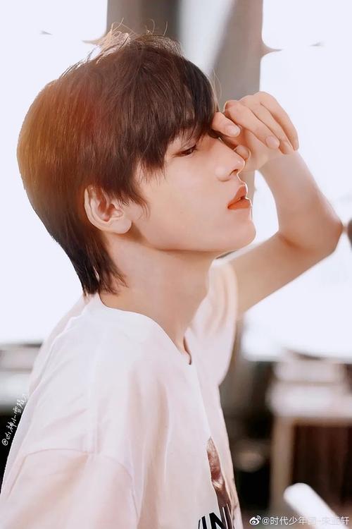 《宋亚轩颜值》