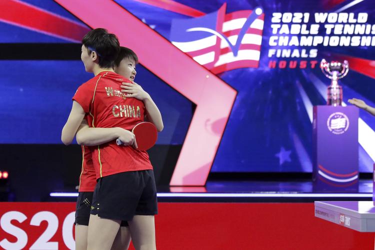 王曼昱首夺世乒赛女单冠军