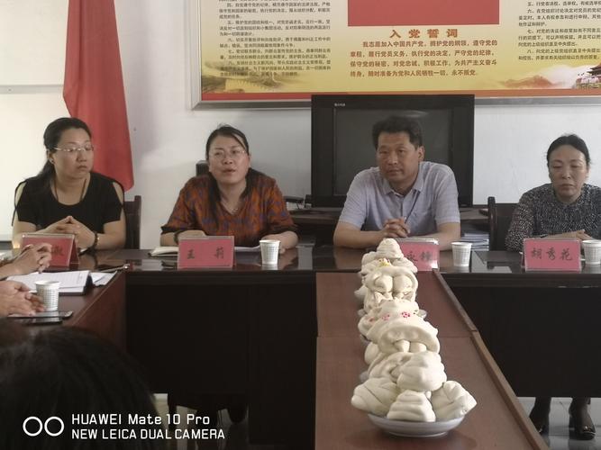 5月23日,区妇联主席王莉,副主席胡秀花前往鸣犊街办调研吊钟沟花馍