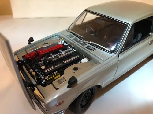 1/18 京商 nissan skyline 2000gtr (kpgc10)シルバー