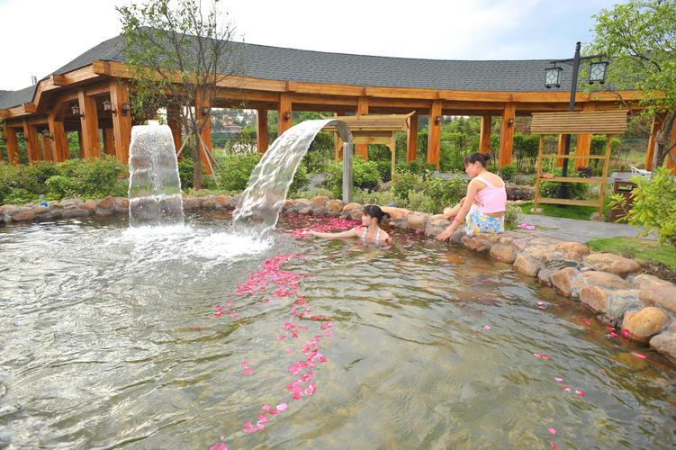 ">宁乡 /a>市南部 a target="_blank" href="/item/灰汤镇/6803889"