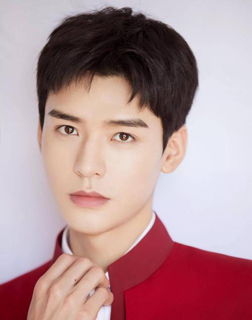 青年演员龚俊写真合集:英俊帅气,阳光男神