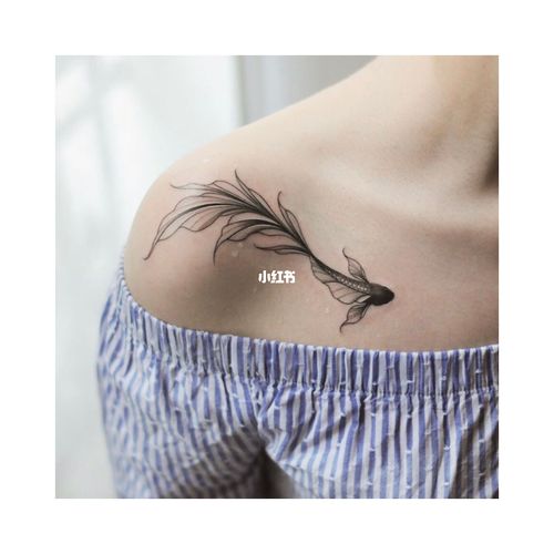 广州纹身 | 金鱼 | 女生小清新肩膀锁骨纹身_纹身_小清新_刺青研究室