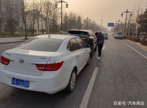 比亚迪唐dm遭别克英朗追尾 网友:终于找到不能买唐的