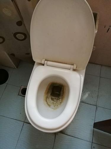 洗手间马桶卫生脏