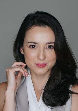朱莉·埃斯特尔 julie estelle