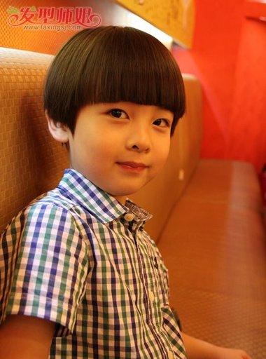 小男孩西瓜头发型的剪法 圆脸小男孩儿发型(3)