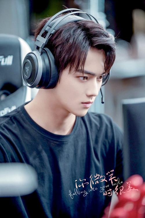 许凯双剧霸屏古装剧与现代剧来回切换实力演绎