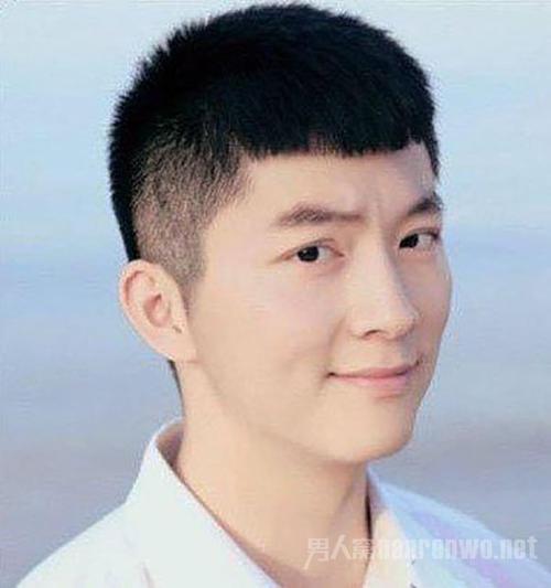 男生头发又硬又多剪什么发型 这4款发型才是最有型的