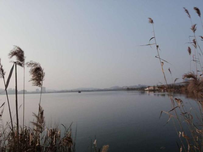 南湖公园:终于开始开发了! 小编推荐度:三颗星!