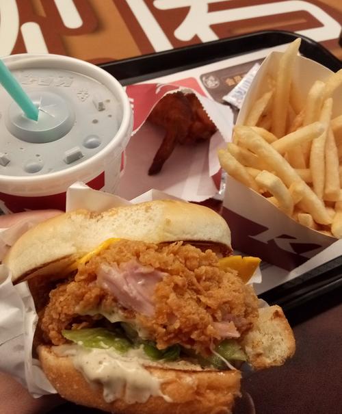 肯德基包装纸还可以吃?其真实材料曝光后,网友:差点被骗了!