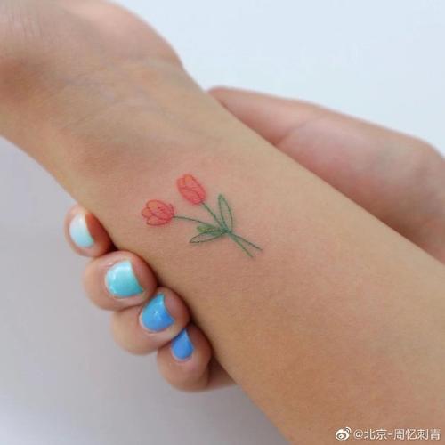 今日纹身图案分享  可爱的小清新郁金香  真的太好看了  #纹身分享