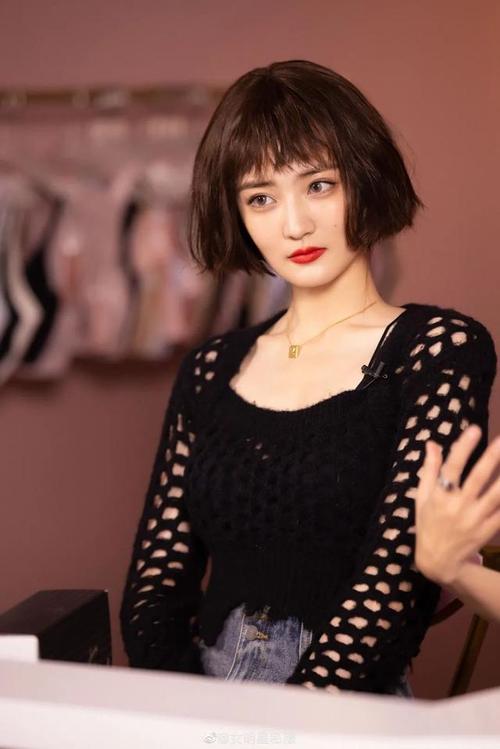 4款超适合夏天的短发清爽好看还显脸小