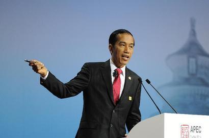 外媒:扬言将中国人喂鲨鱼的印尼司令遭总统斥责