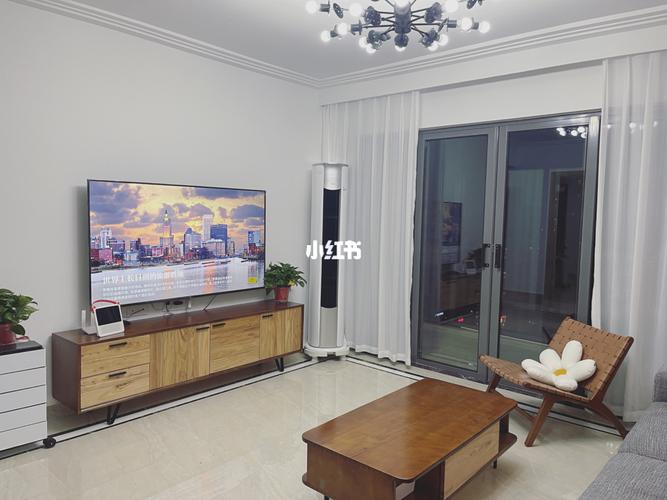 精装房客厅_客厅_装修_餐桌_穿搭_绿植_地毯_家居家装