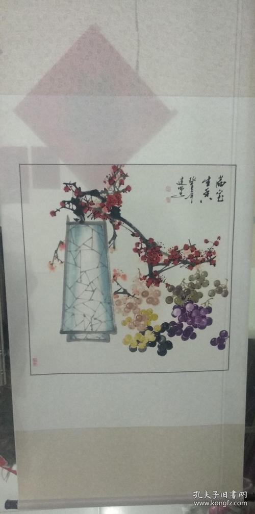 自幼酷爱书画艺术,河南大学美术系毕业,专攻中国花鸟画,中国实力派