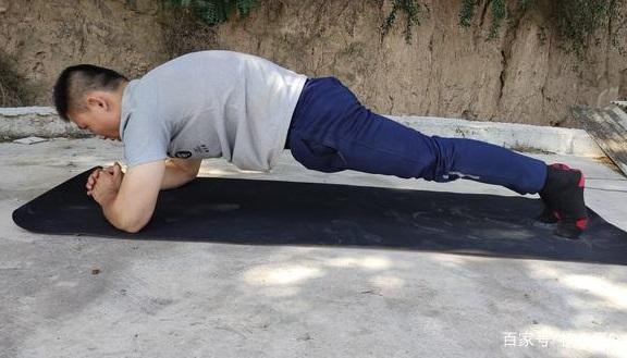 你做了那么多年的平板支撑,其实动作姿势是错的