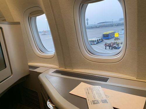 东方航空773公务舱,北京-上海