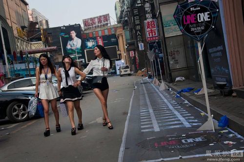 无锡酒吧街男女的"夜生活"