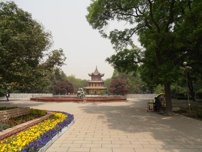 赏风景名胜(46)西安革命公园
