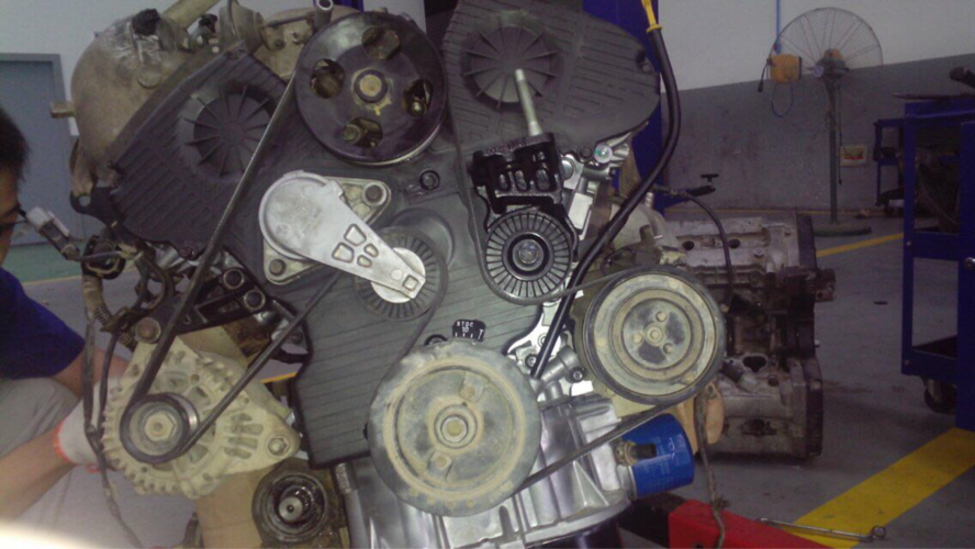 起亚v62.7发电机皮带怎么绕