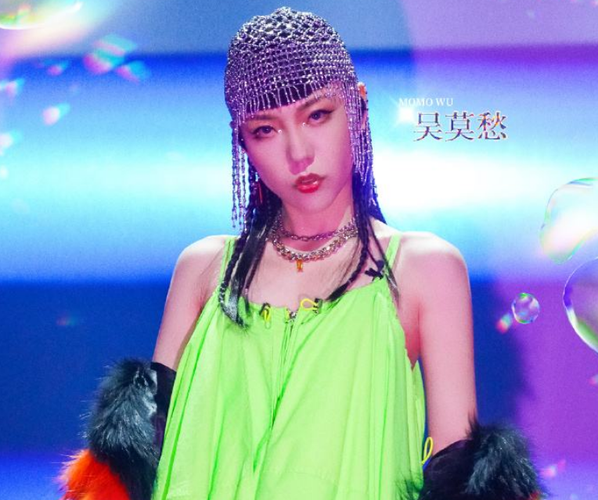 闪光的乐队吴莫愁频出大招rap燃炸全场胡宇桐治愈感爆棚